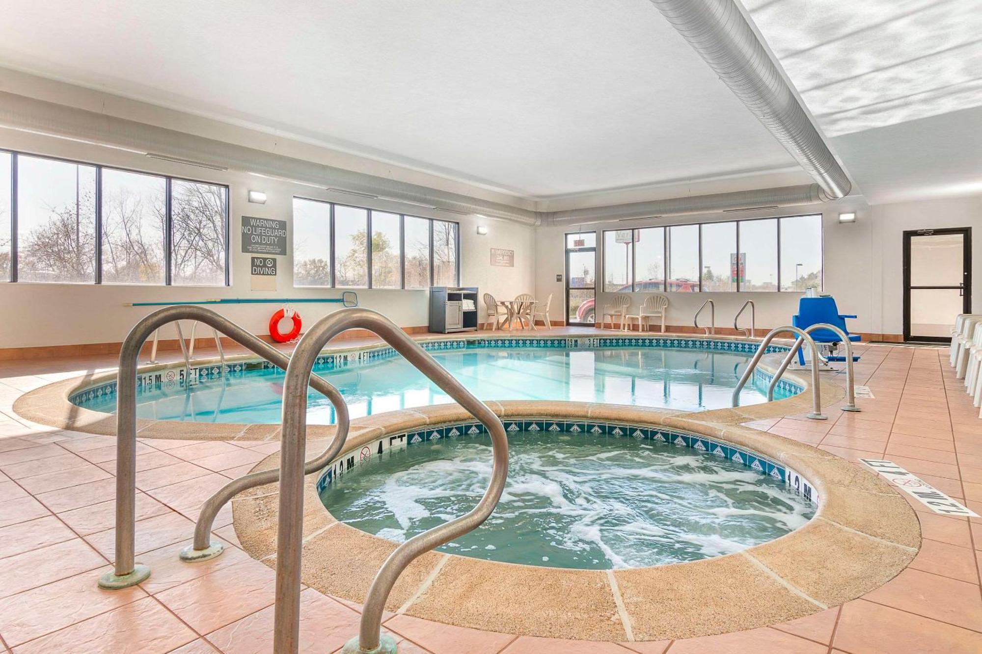Pacific Comfort Inn Near Six Flags St Louis מראה חיצוני תמונה