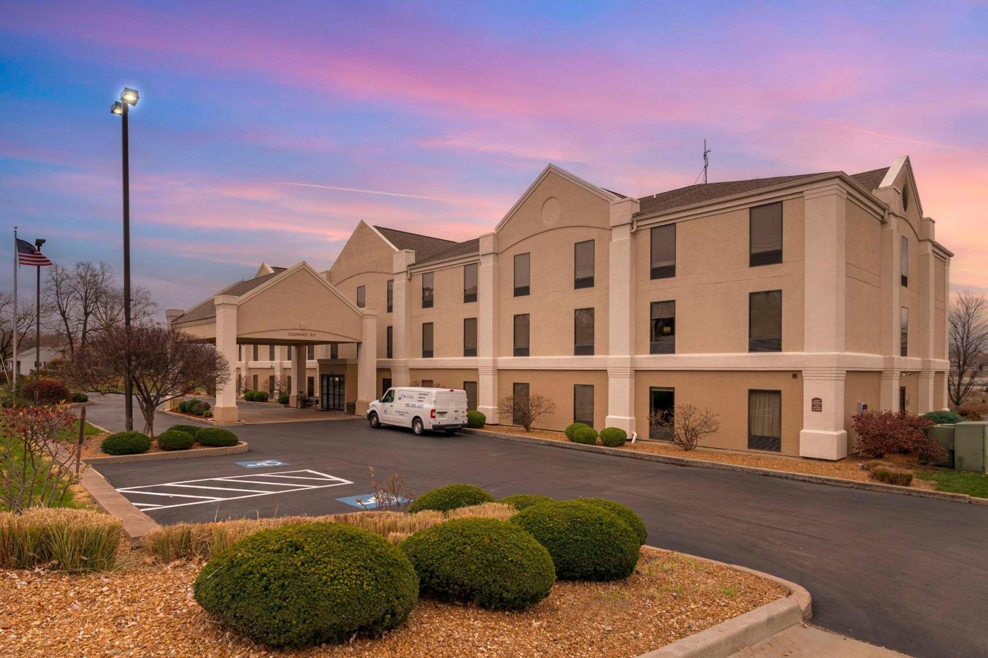 Pacific Comfort Inn Near Six Flags St Louis מראה חיצוני תמונה