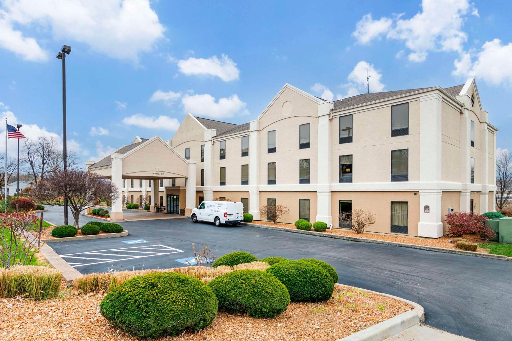 Pacific Comfort Inn Near Six Flags St Louis מראה חיצוני תמונה